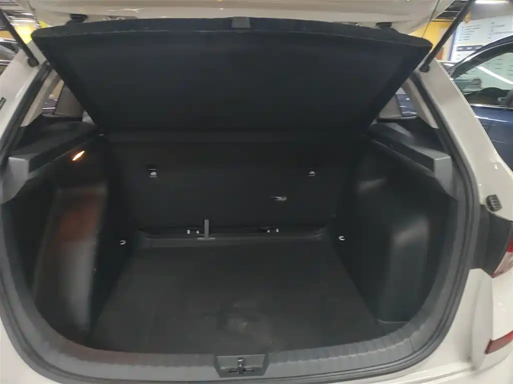 Škoda Kamiq 2020 Model 1.5L Automatic Standard фото 19