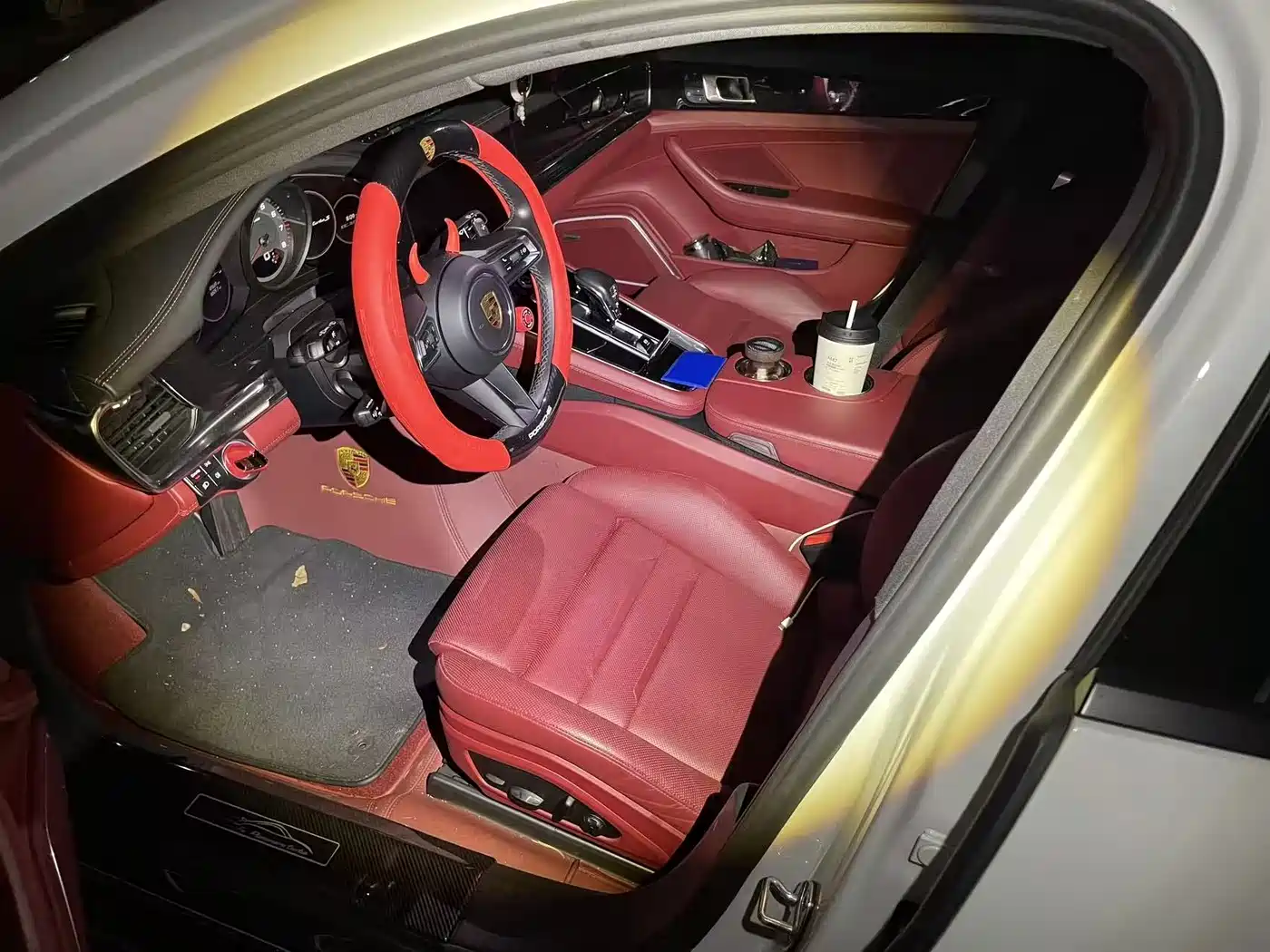 Фото 2 - Porsche Panamera