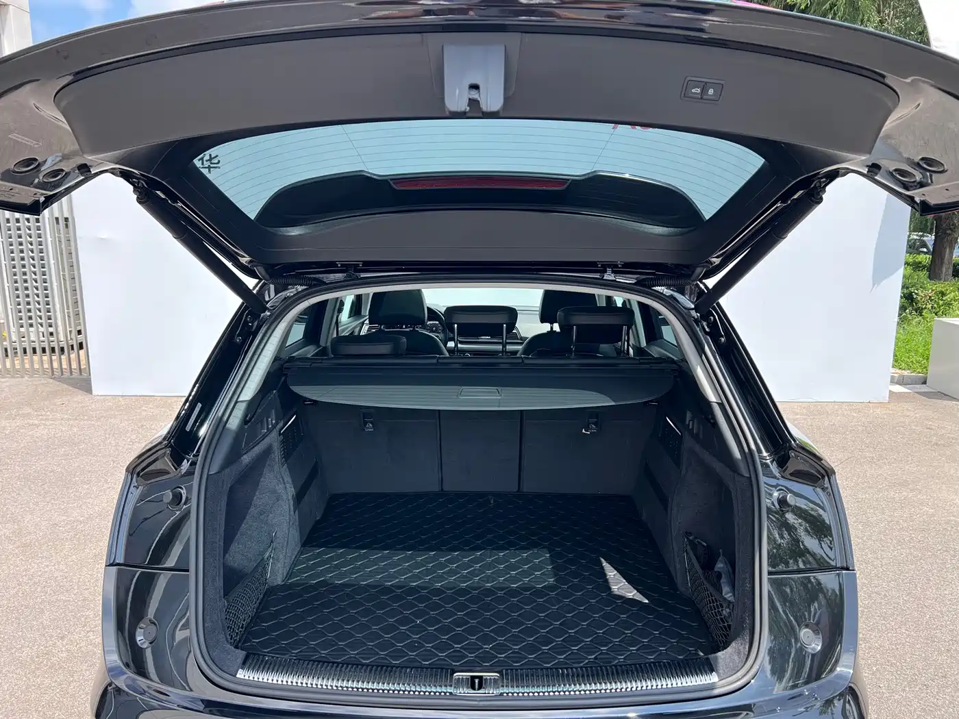 Фото 11 - Audi Q5L