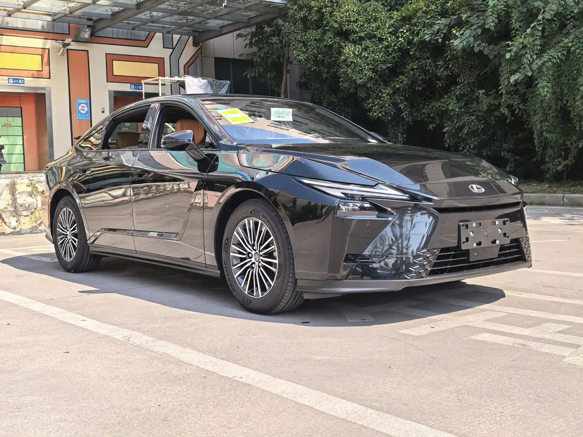 Фото 3 - Lexus ES