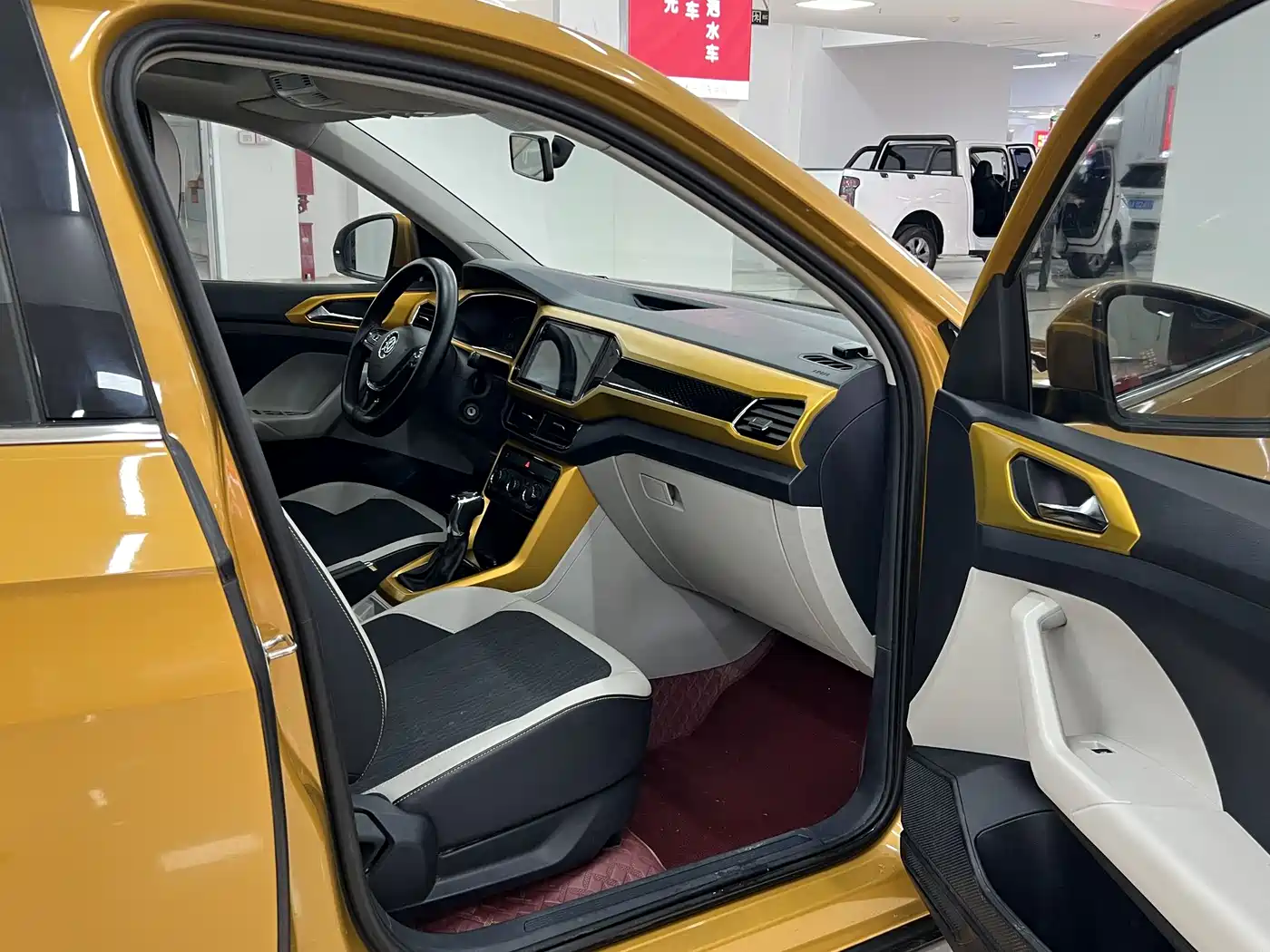 Volkswagen T-Cross 2020 280TSI DSG Comfort Edition фото 12