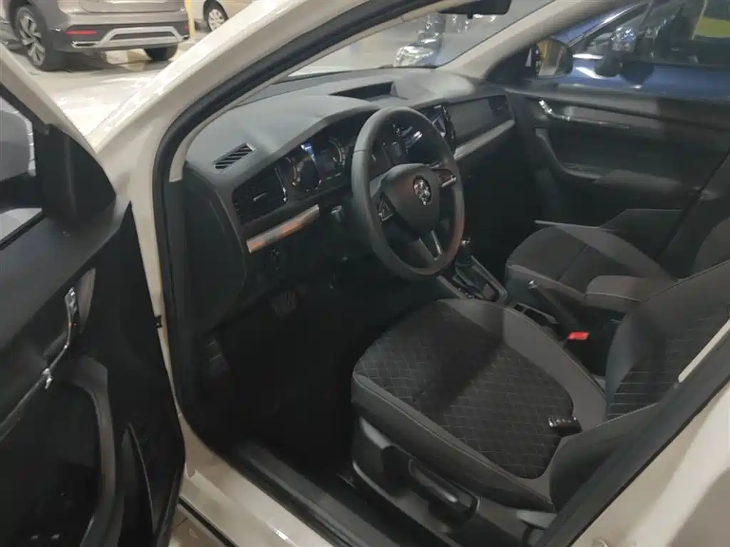 Škoda Kamiq 2020 Model 1.5L Automatic Standard фото 16