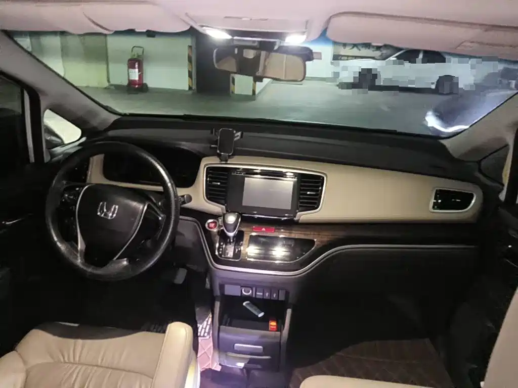 Photo 12 - Honda Odyssey