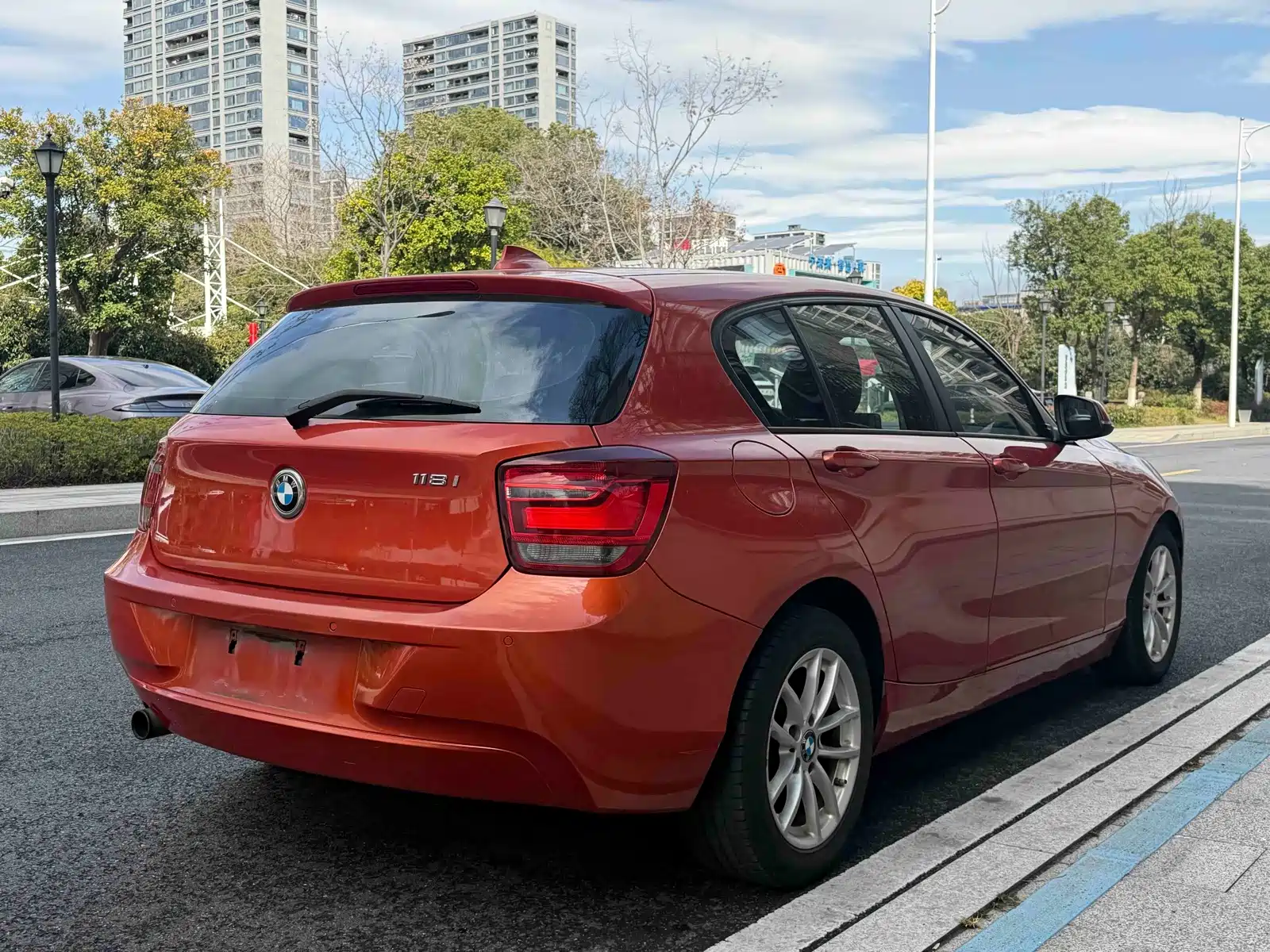 Photo 5 - BMW 1 Series (Import)