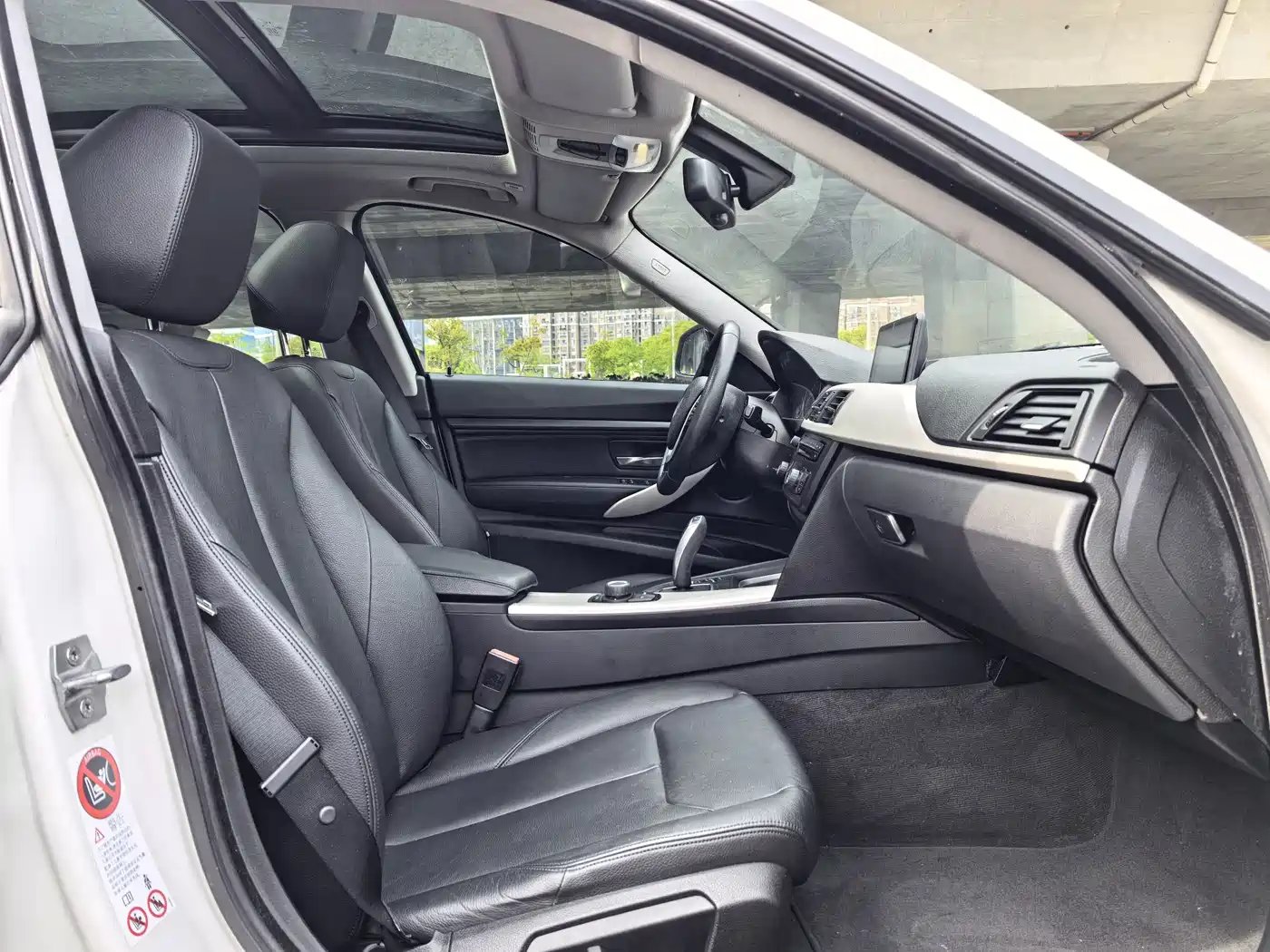 BMW 3 Series GT 2014 320i Leading Edition фото 11