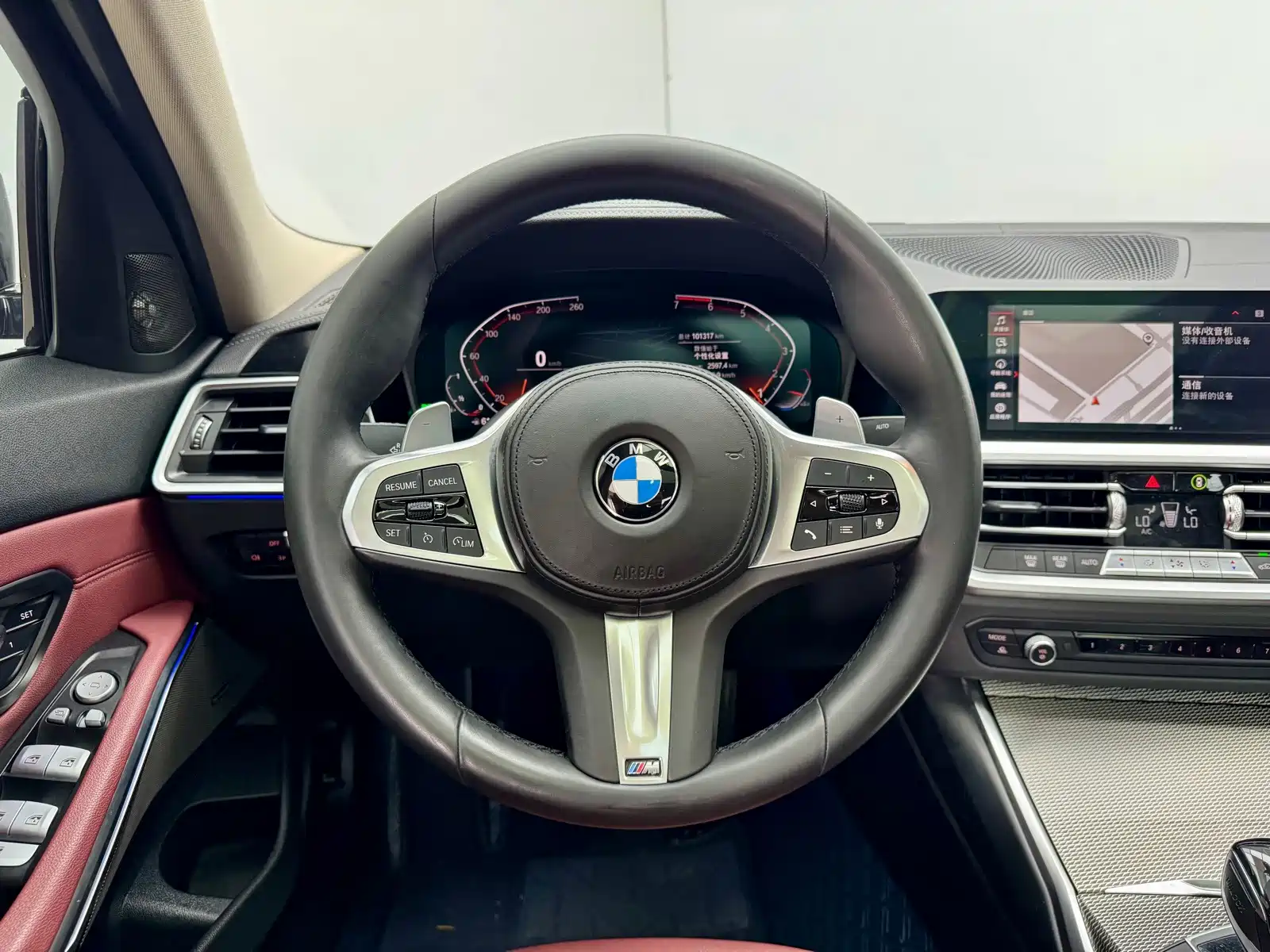 Photo 18 - BMW 3 Series