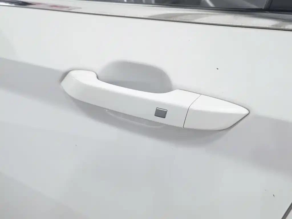 Baojun 530 2021 2021 Global Vehicle Anniversary Edition 1.5T CVT Premium Connected 7-seater