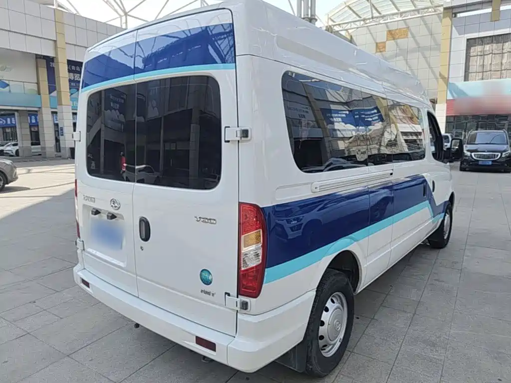 SAIC Maxus Xintu V80 2025 2024 Aoyun Value Edition 6AMT Long Wheelbase Medium Roof 127Ps 6/7/8/9 Seats