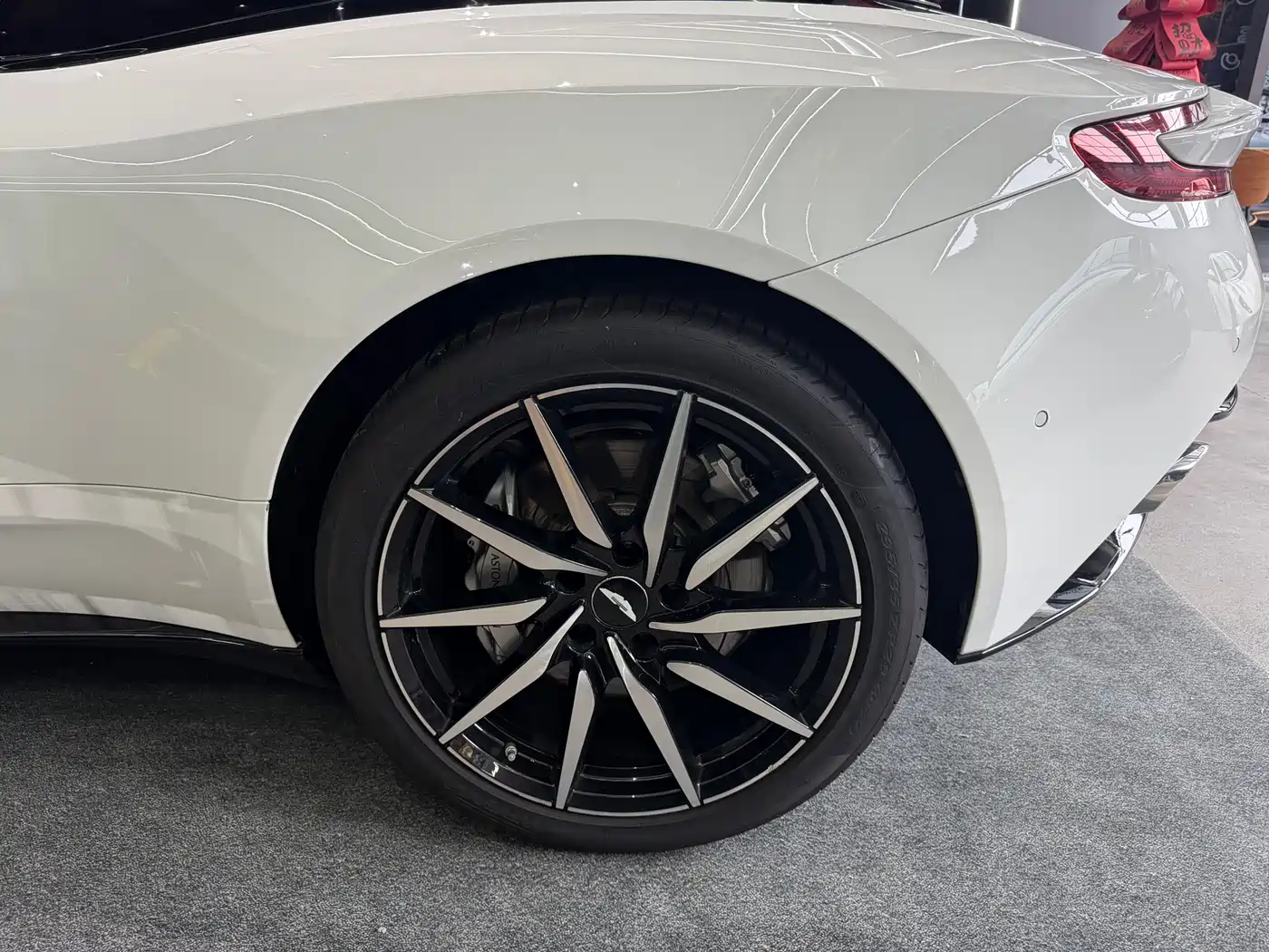 Aston Martin DB11 2018 2019 Model 4.0T V8 Coupe