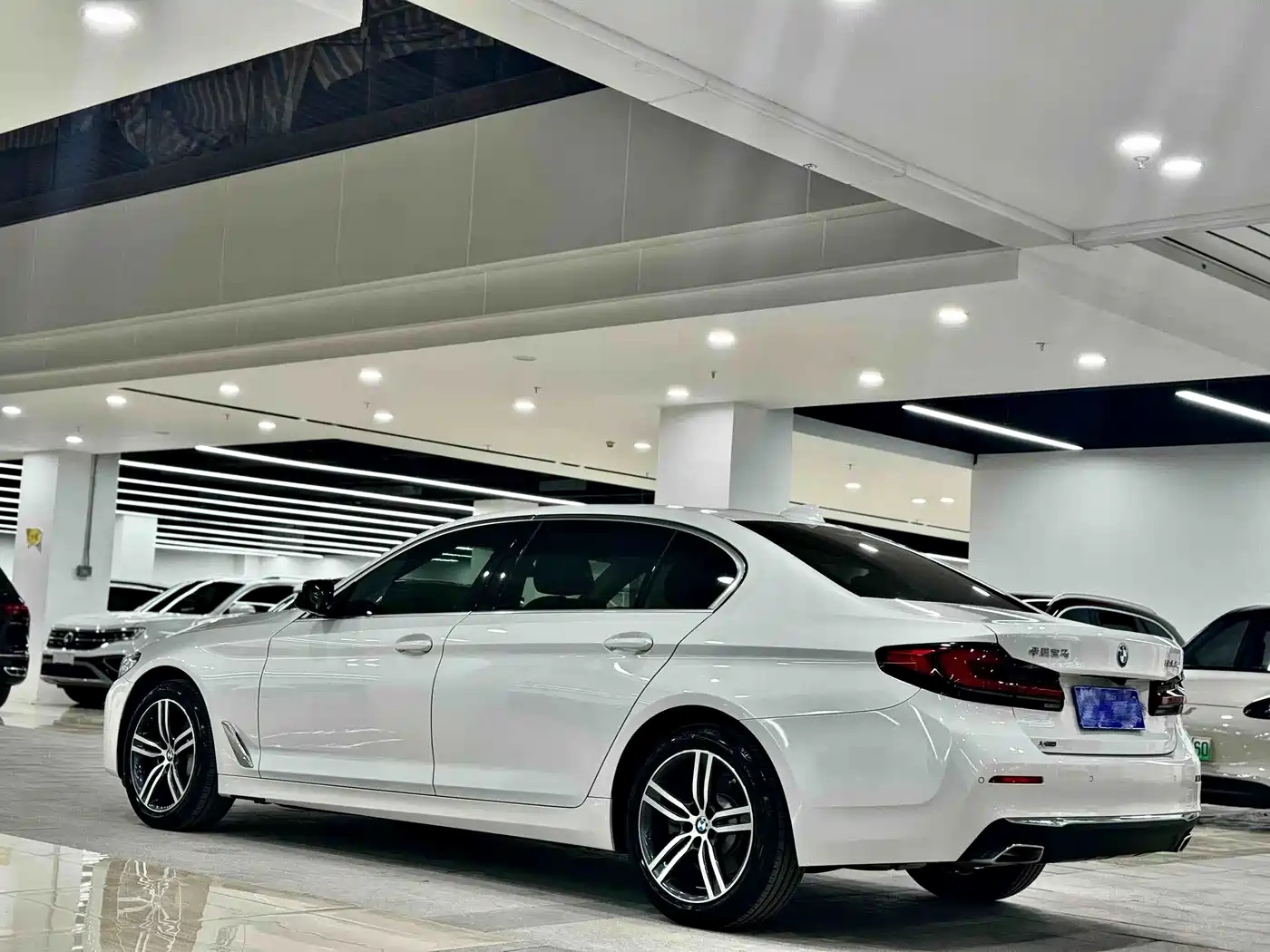 Фото 13 - BMW 5 Series