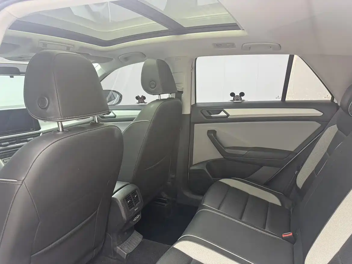 VOLKSWAGEN T ROC EXPLORING SONGS