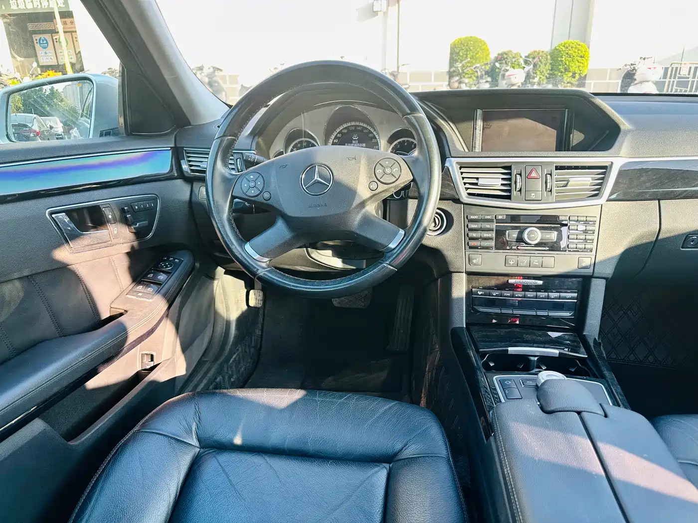 Mercedes-Benz E-Class 2010 E 300 L Fashion фото 21