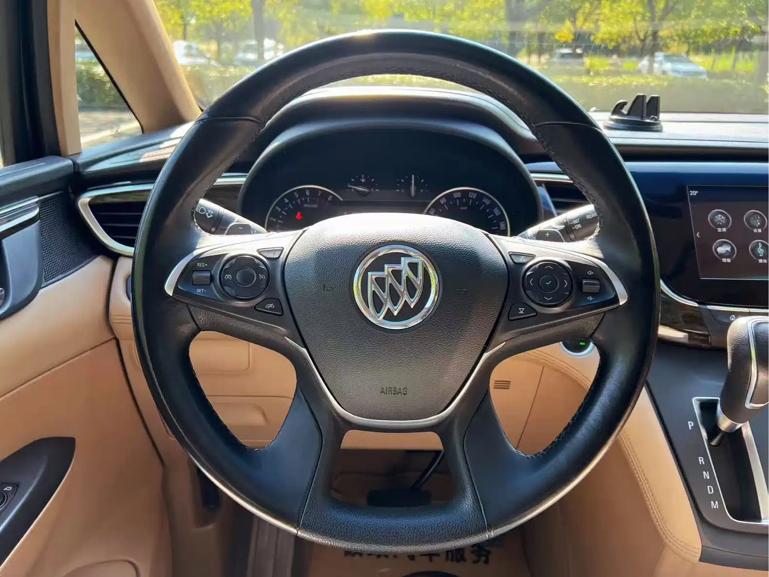 Photo 14 - Buick GL8