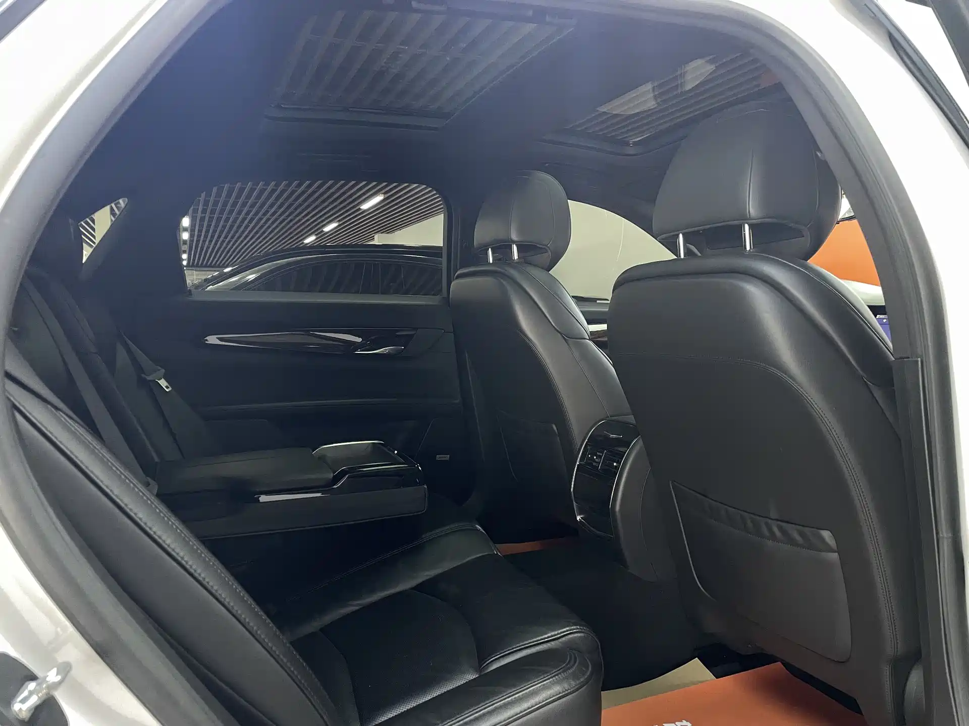 Фото 18 - Cadillac CT6