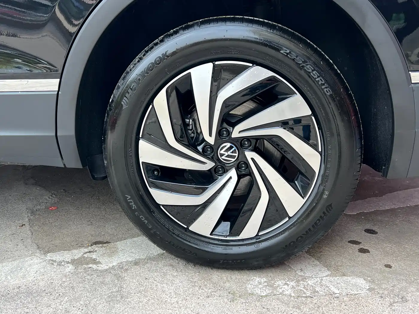 Volkswagen Tiguan L 2025 Model 300TSI Auto 2WD Dragon Edition фото 16