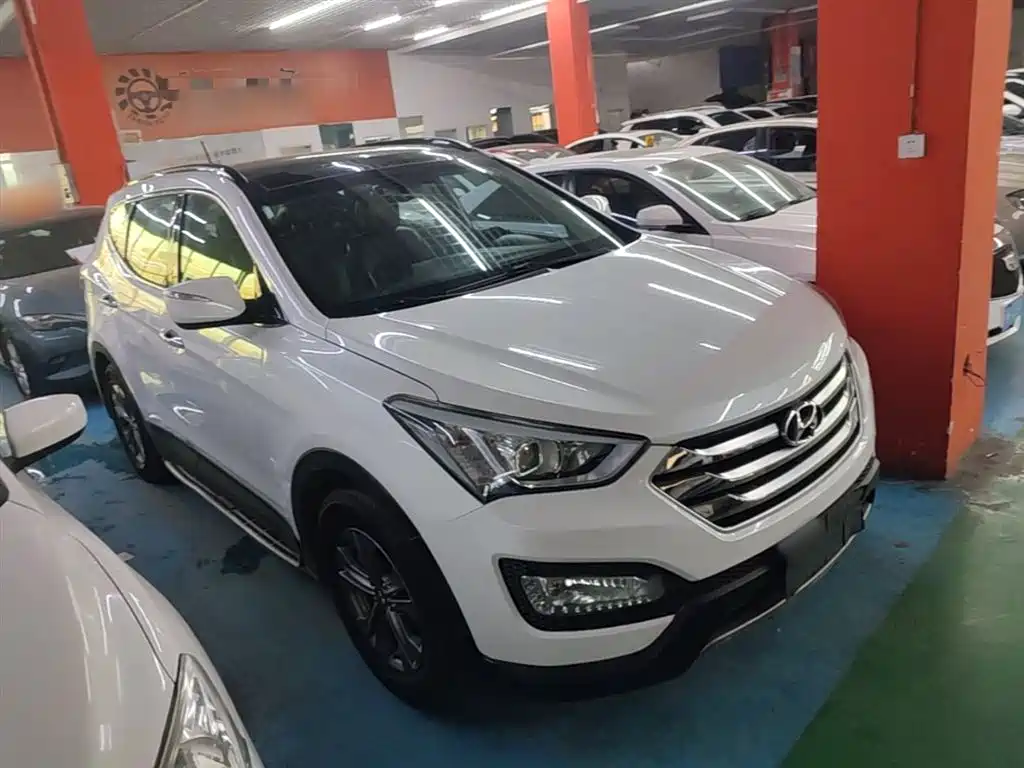 Hyundai Santa Fe 2015 2.4L Automatic 4WD Smart 5-seater фото 4