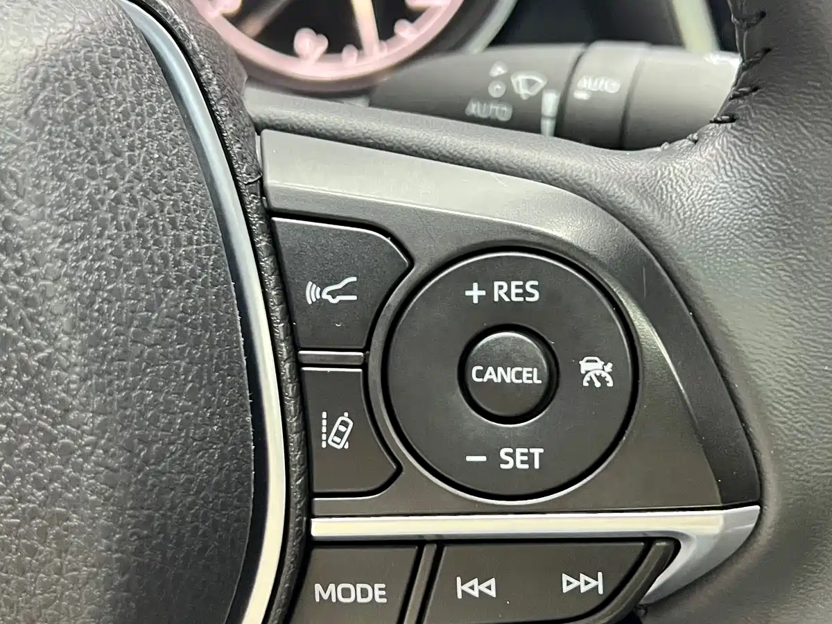 Toyota Camry 2023 2.0G Luxury Edition фото 24