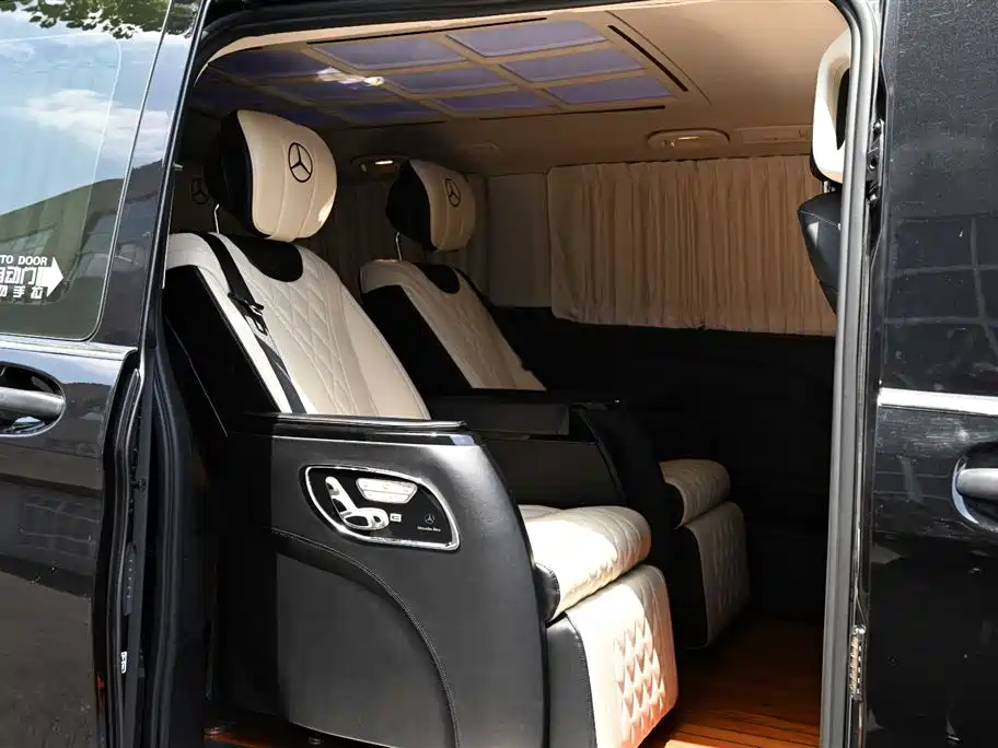 Mercedes-Benz Vito 2021 2.0T Elite 7-Seater фото 16
