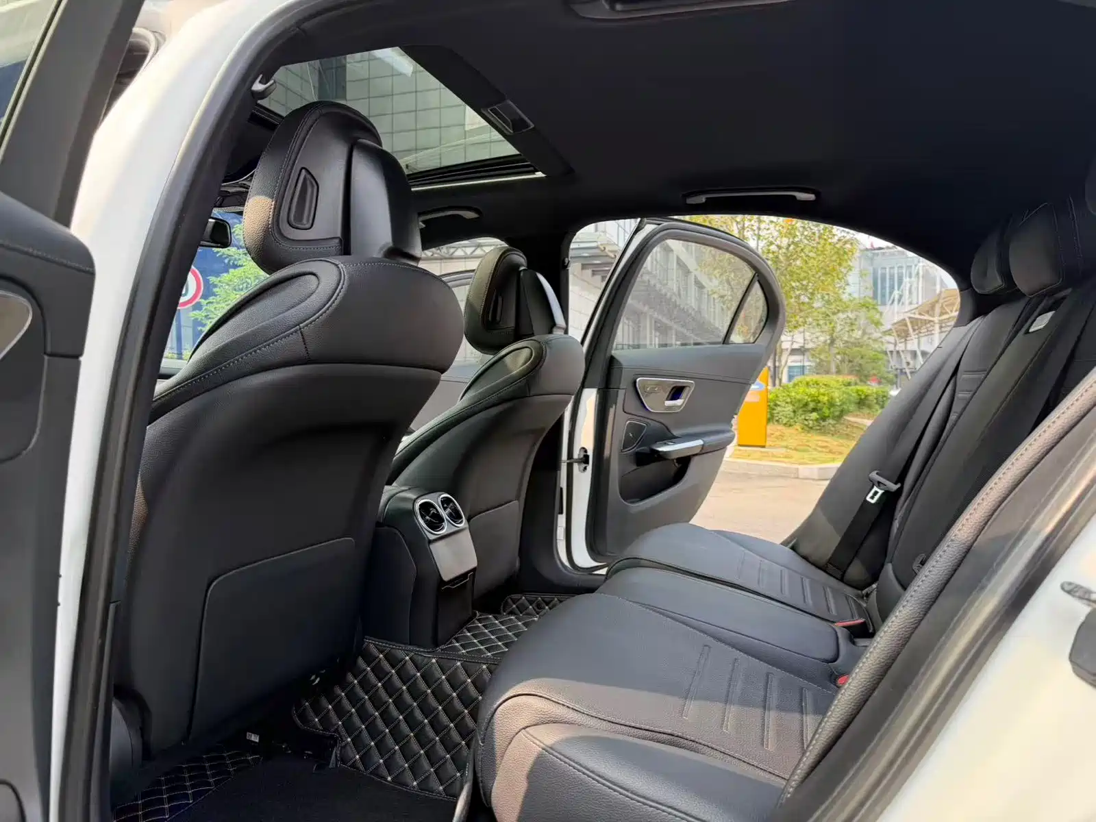 Фото 7 - Mercedes-Benz C-Class