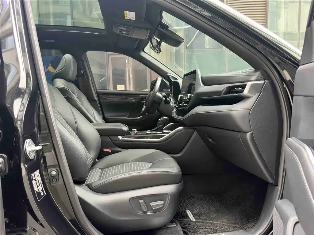 Toyota Crown Kluger 2022 2.0T 4WD Sporty Edition фото 21