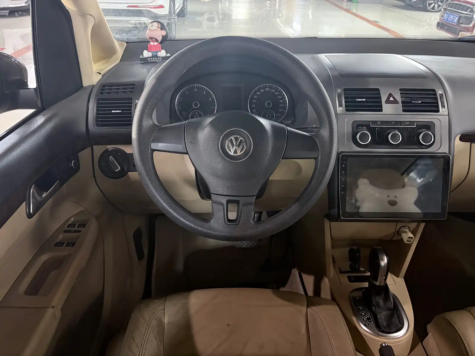 Photo 7 - Volkswagen Touran