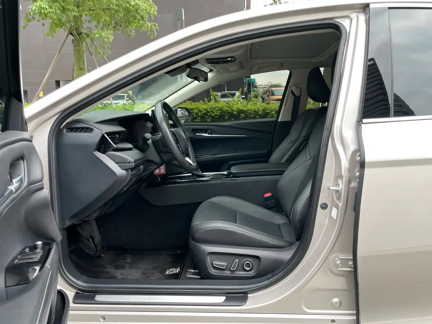 Toyota Camry 2024 Hybrid 2.0HGVP Luxury Edition фото 10