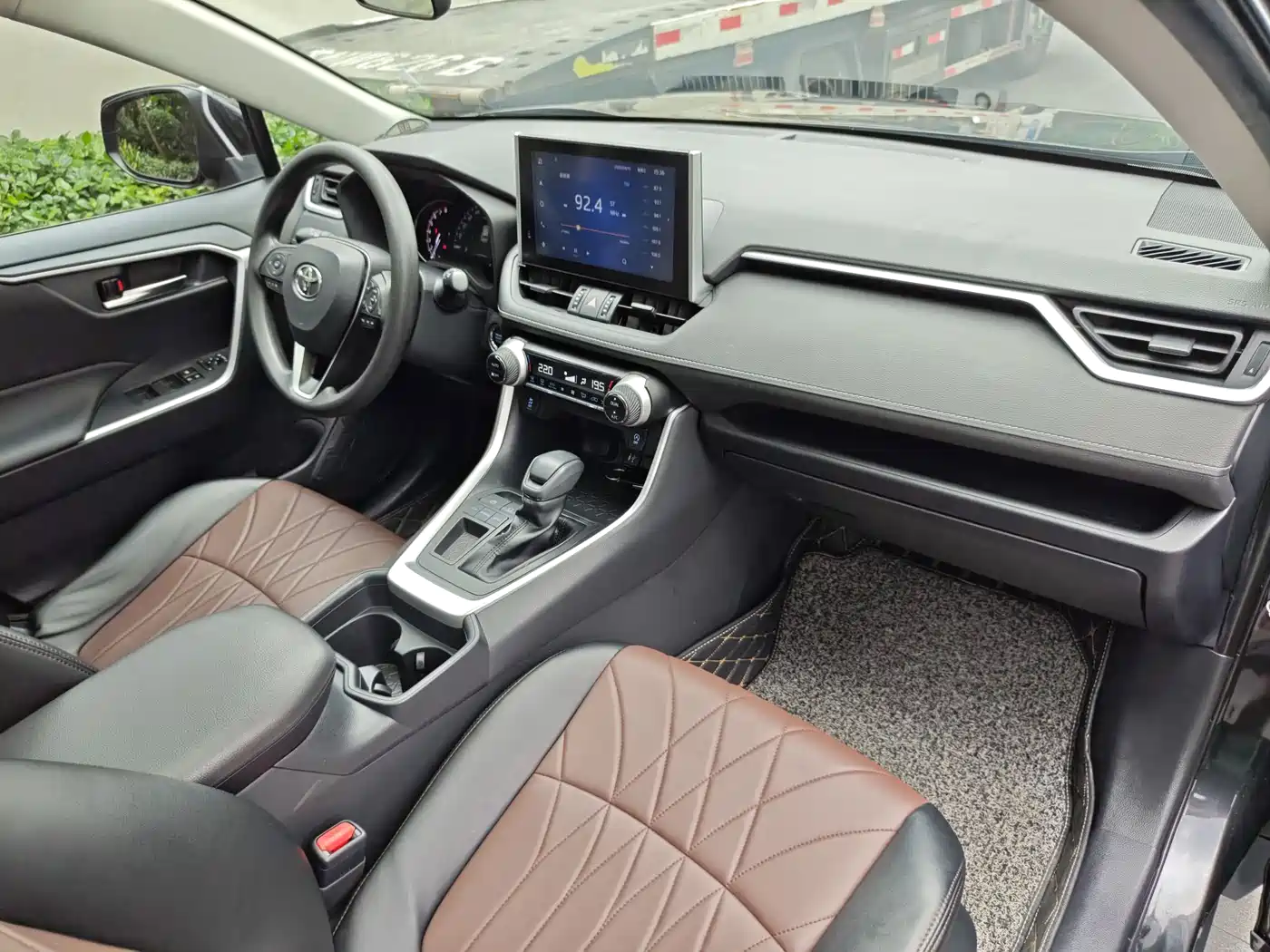 Toyota RAV4 Rongfang 2022 2.0L CVT 2WD Trend Edition фото 12