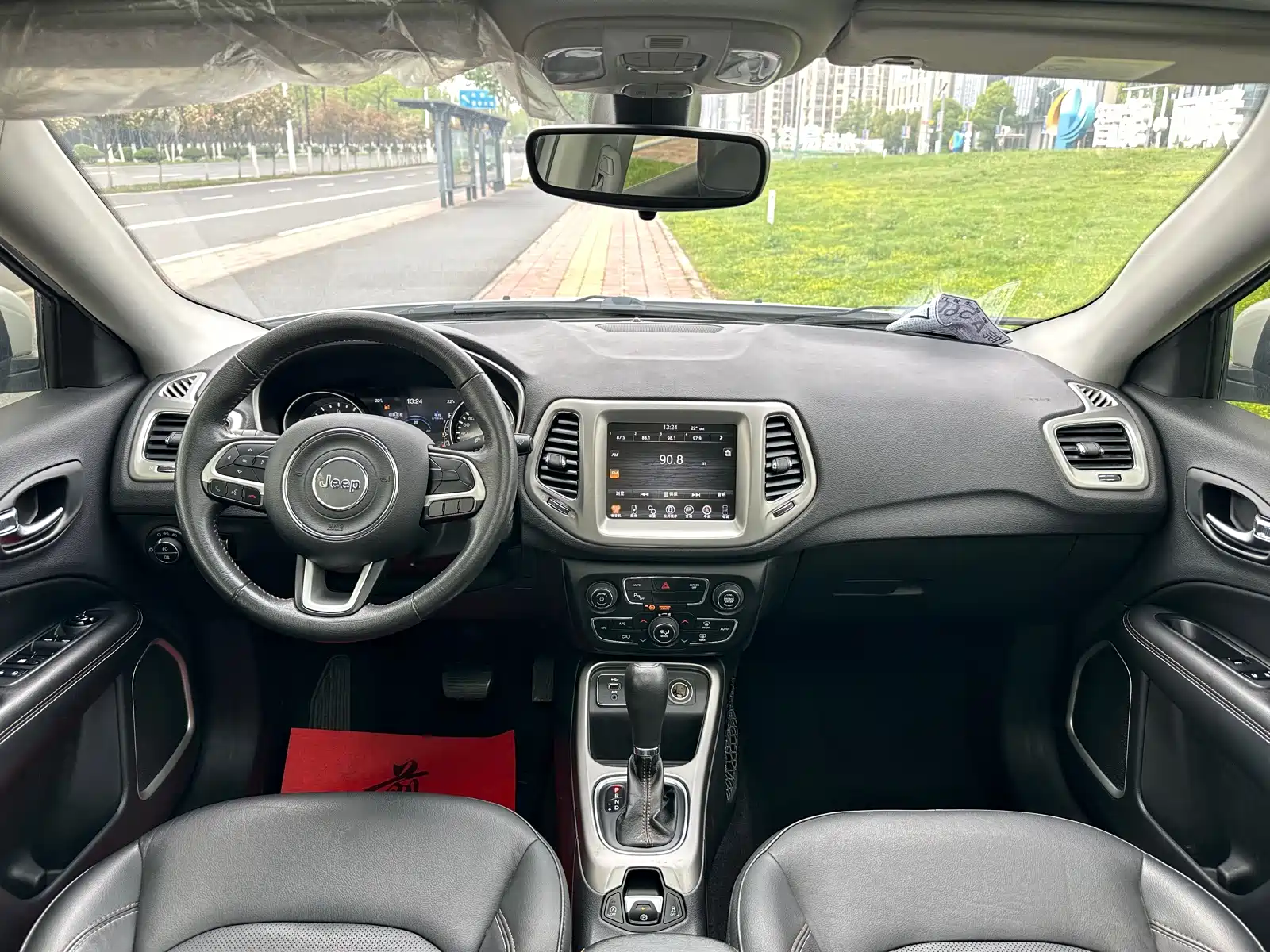 Фото 16 - Jeep Compass