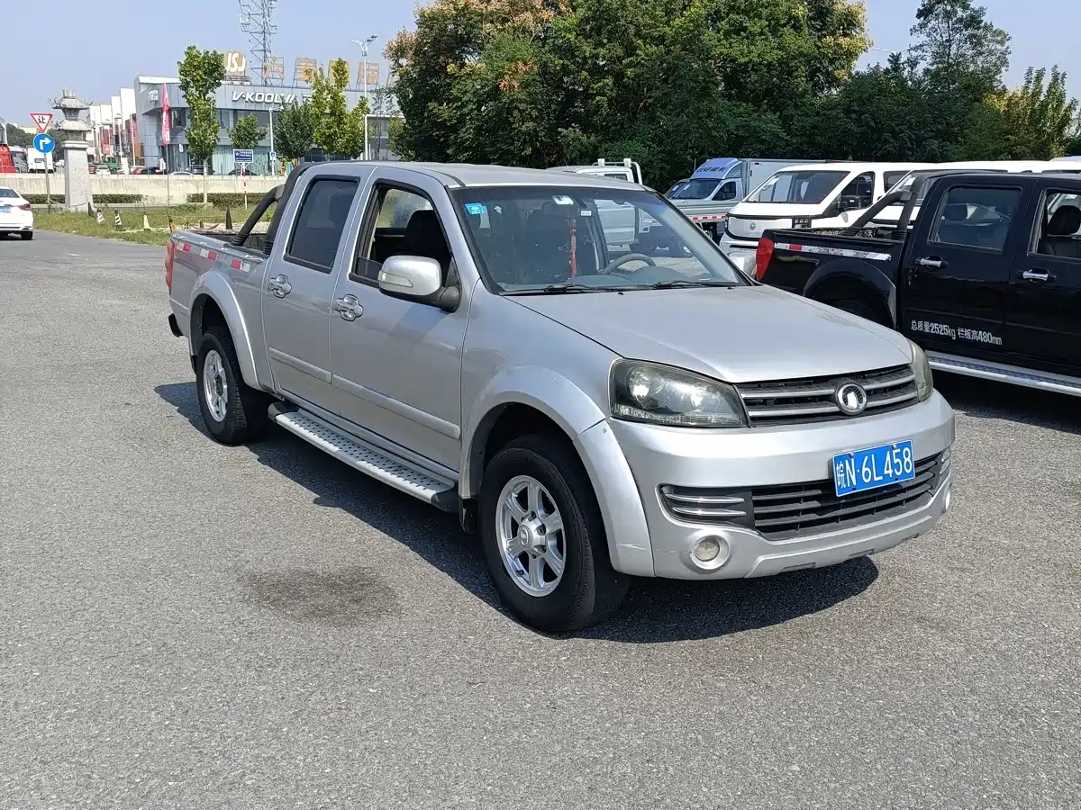 Great Wall Fengjun 5 2015 2013 2.0T European Version 2WD Navigation Model 6MT Large Double Row GW4D20B