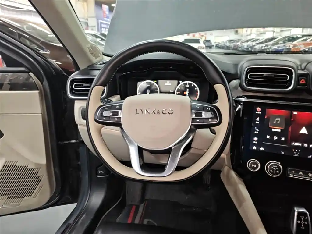 Lynk & Co 02 2018 Model 1.5T DCT 2WD Yao Pro Edition China V фото 11