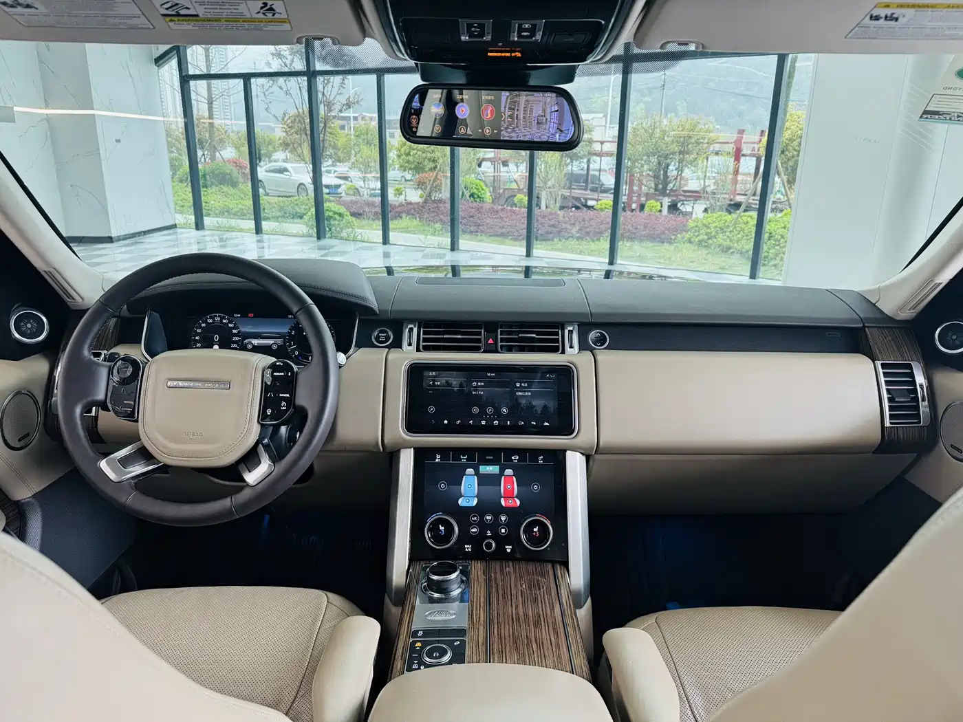 Land Rover Range Rover 2018 3.0 SC V6 Golden Age Edition фото 18