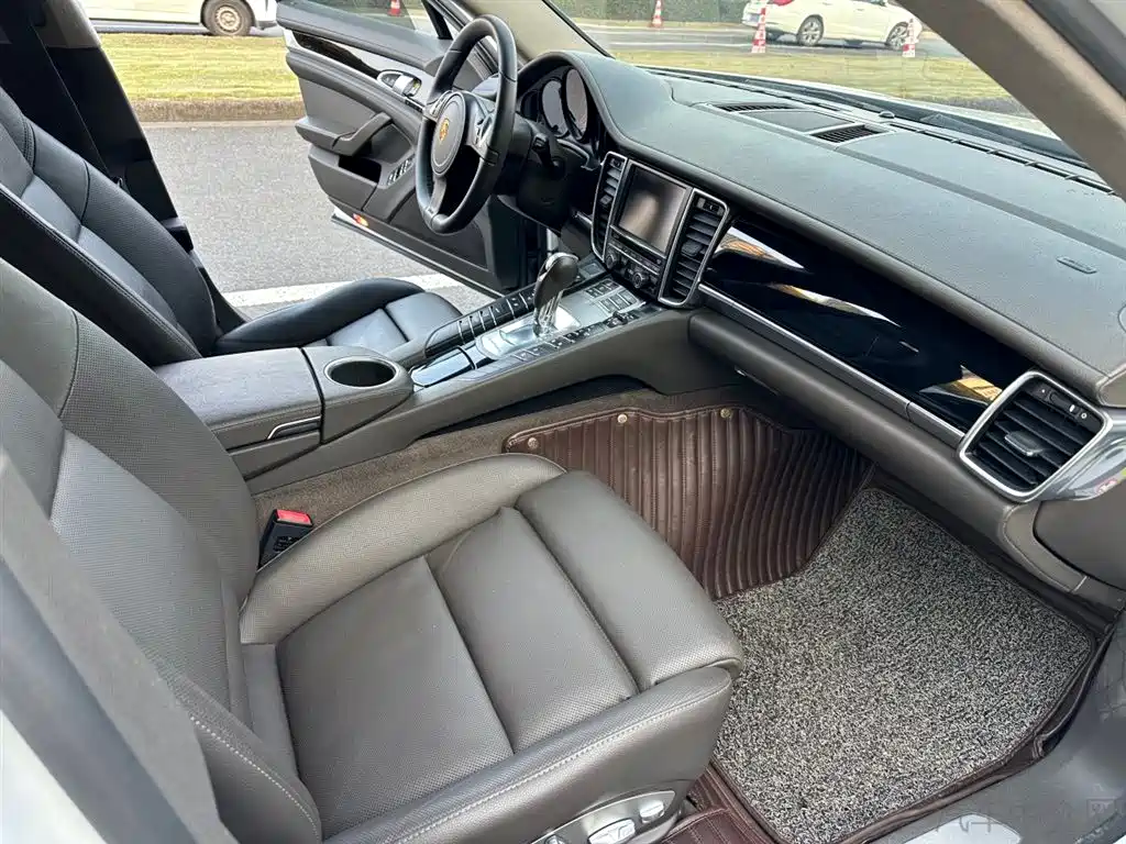 Porsche Panamera 2014 Panamera 4S Executive 3.0T фото 6
