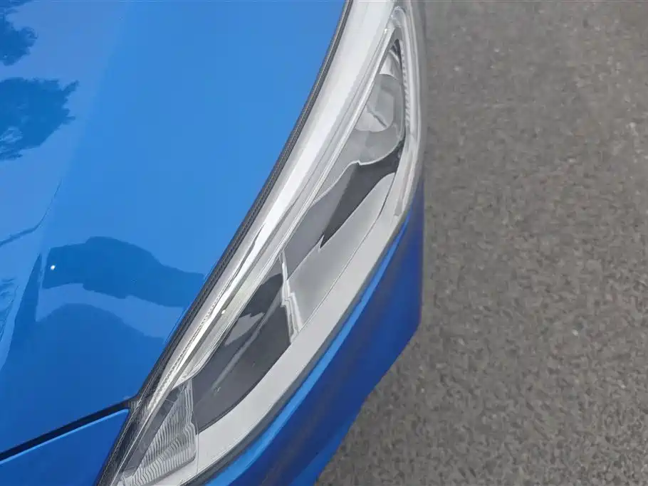 FORD FOX