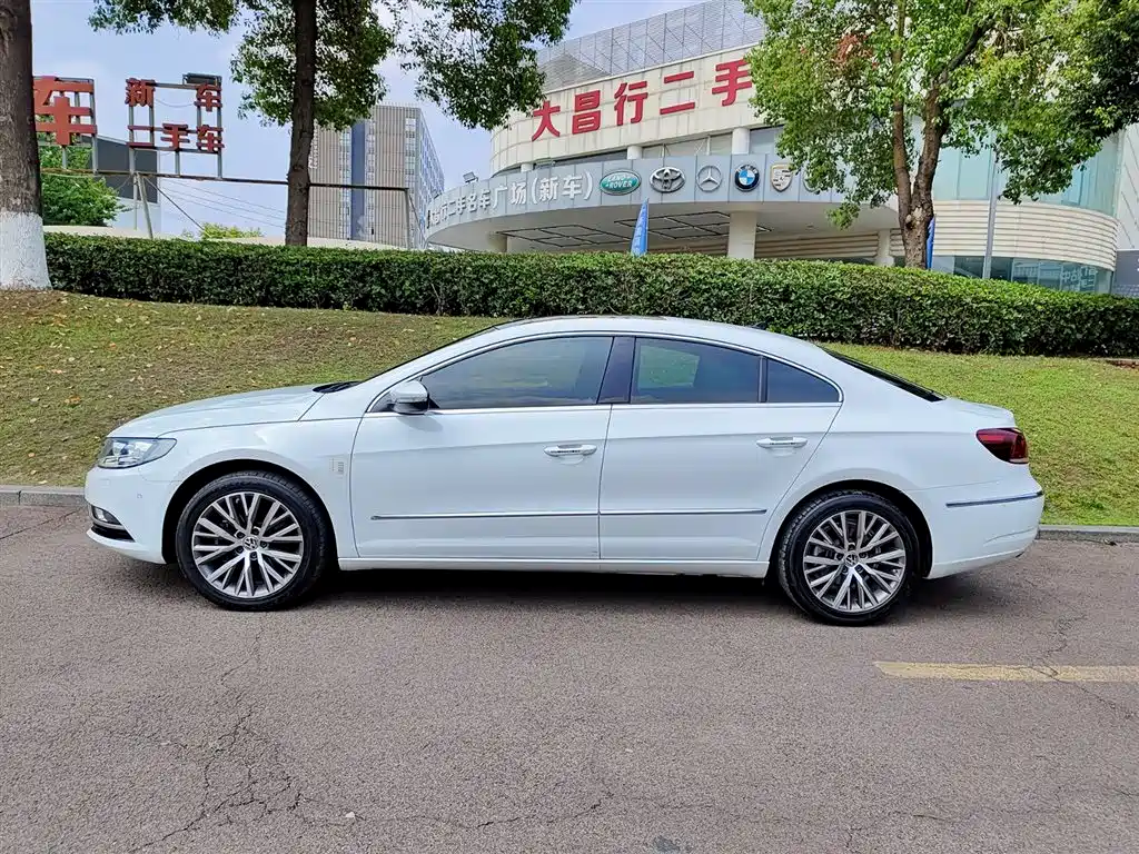 Volkswagen FAW-Volkswagen CC 2016 Model 1.8TSI Luxury фото 3