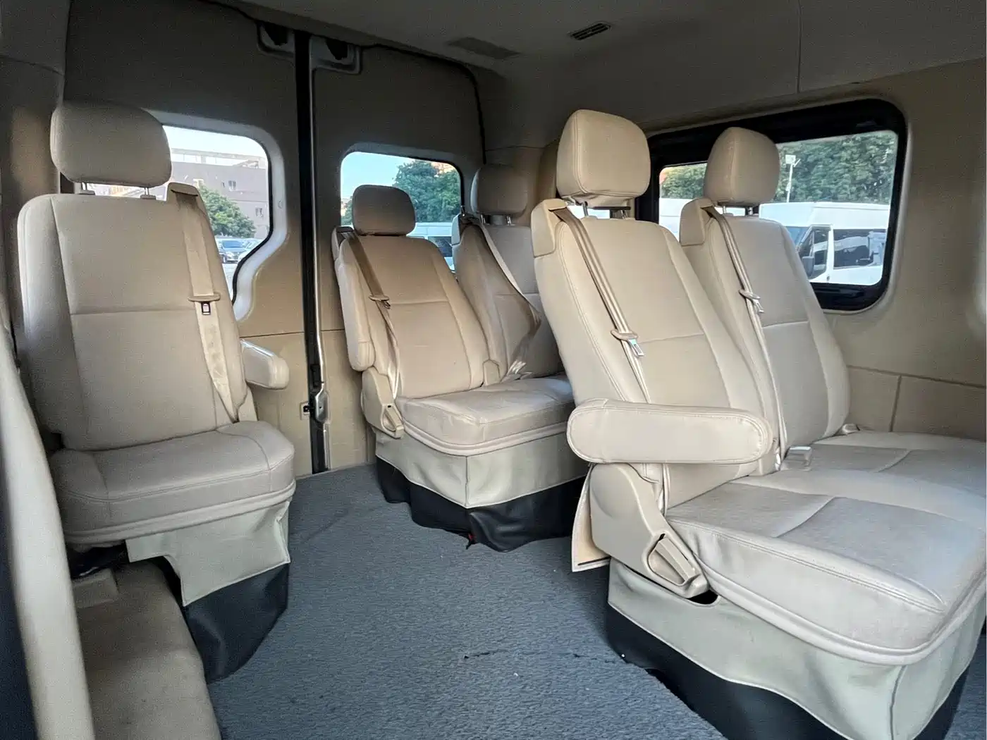 Foton Tuyano 2023 2023 2.0T Passenger Comfort Manual Long Wheelbase Medium Roof Single Rear Tire 9-Seater
