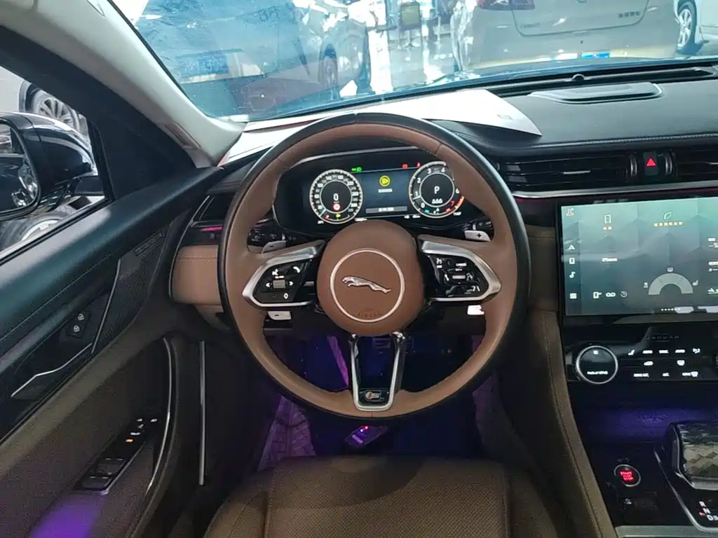 Jaguar XFL 2024 2023 XFL 2.0T P250 2WD Premium Luxury Gilded Edition