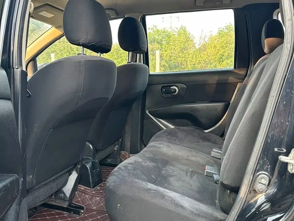 Nissan Livina 2015 2013 1.6XE CVT Comfort