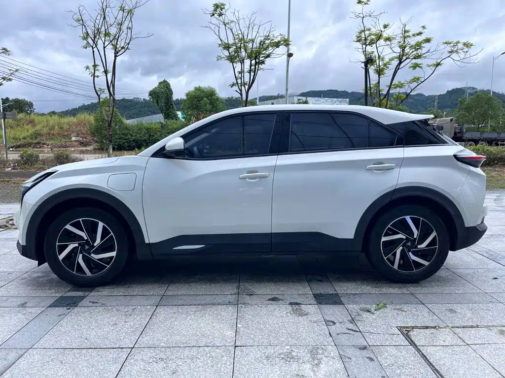 Фото 3 - Nezha Auto Neta U