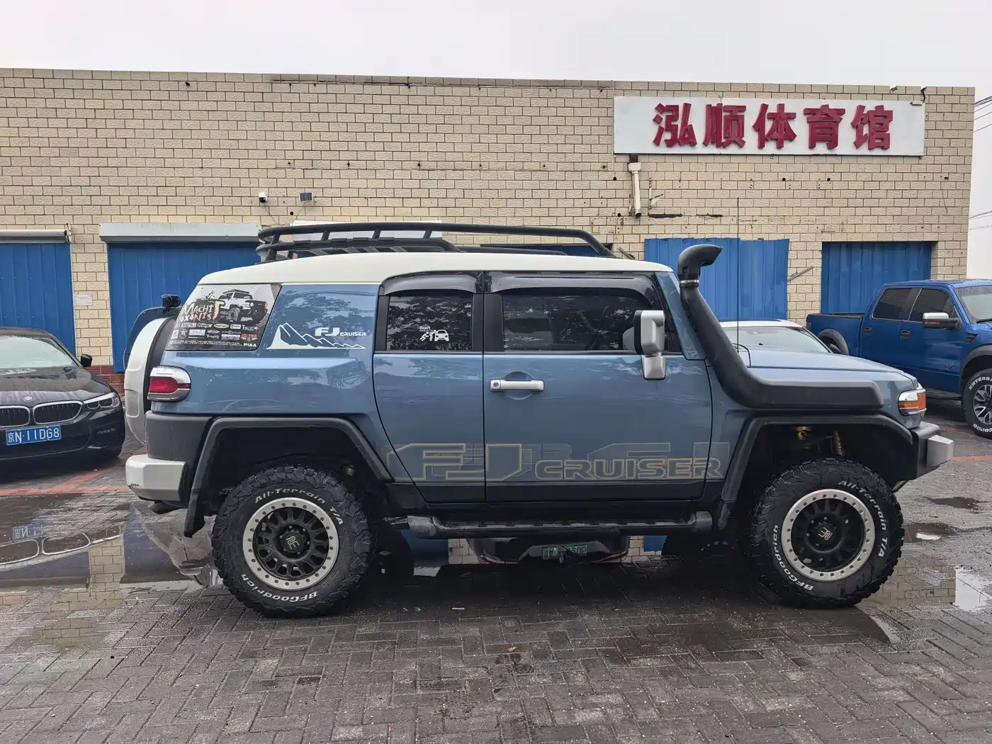 Toyota FJ Cruiser фото 9