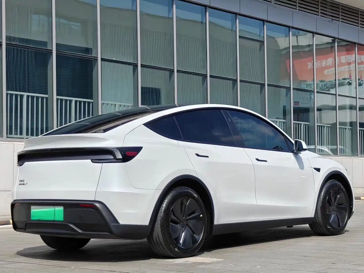 Фото 9 - Tesla Model Y