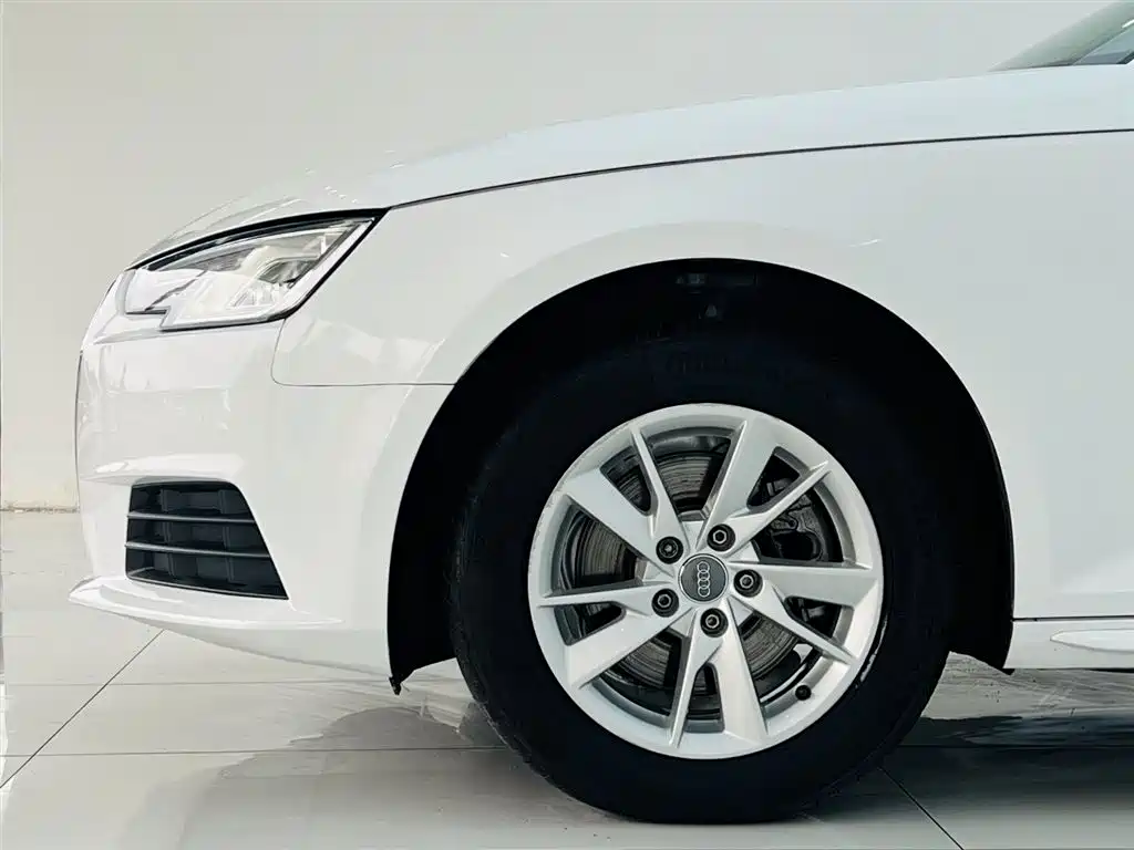 Audi A4L 2017 40 TFSI Progressive фото 13