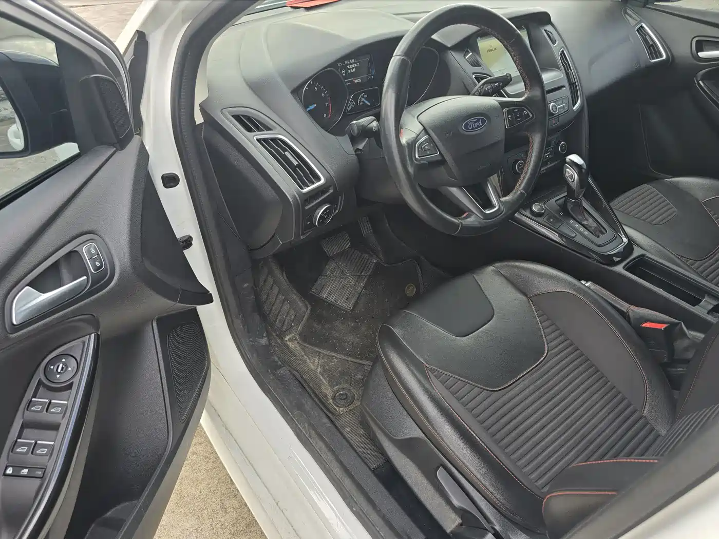 Photo 11 - Ford Focus