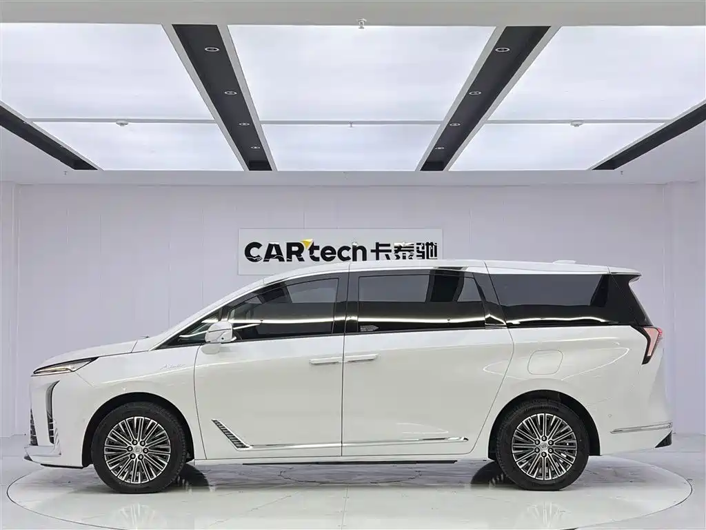 BUICK GL8 NEW ENERGY