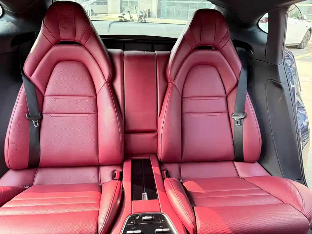 Photo 23 - Porsche Panamera