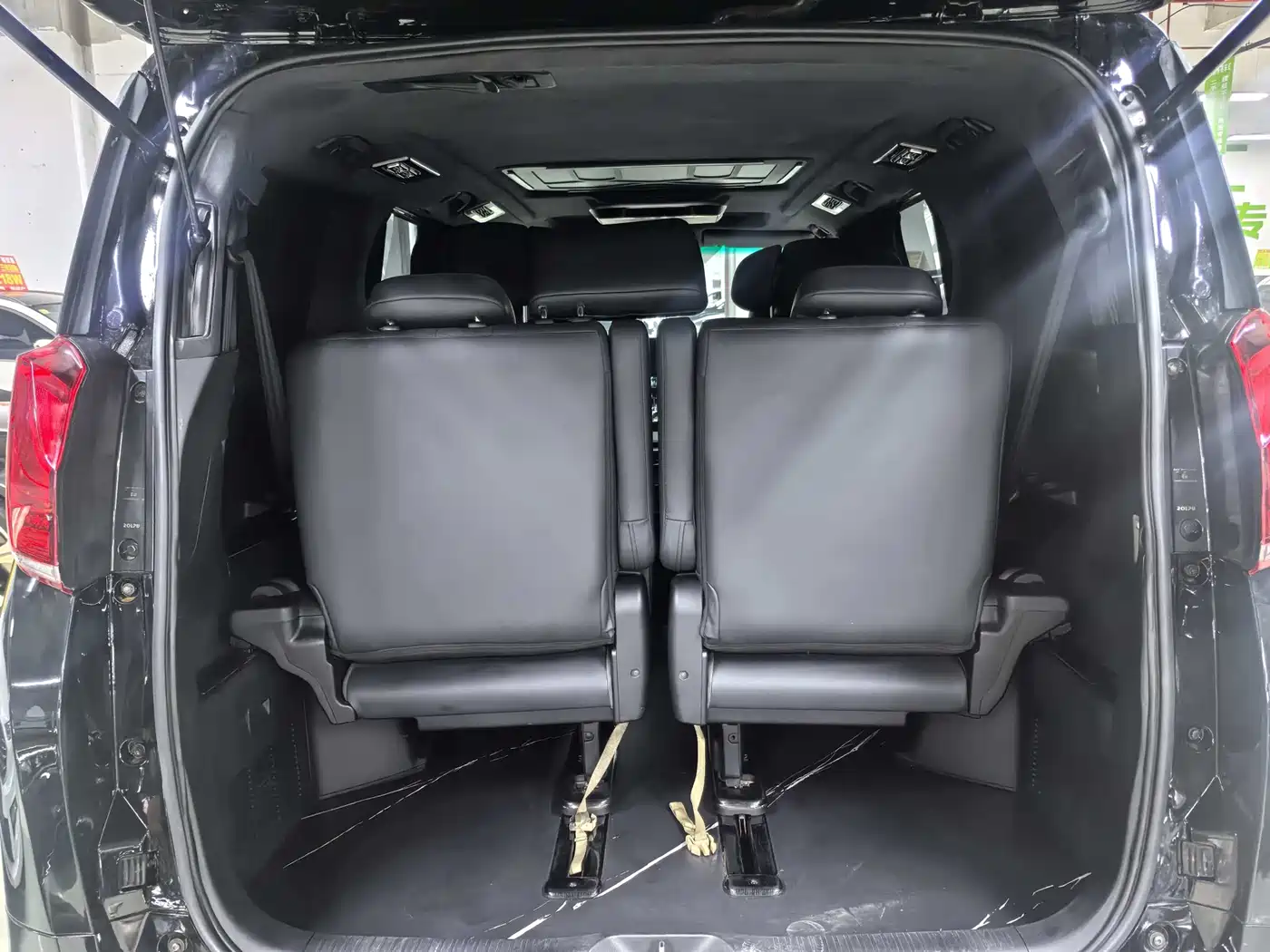 Toyota Alphard 2011 3.5L Luxury Edition фото 11