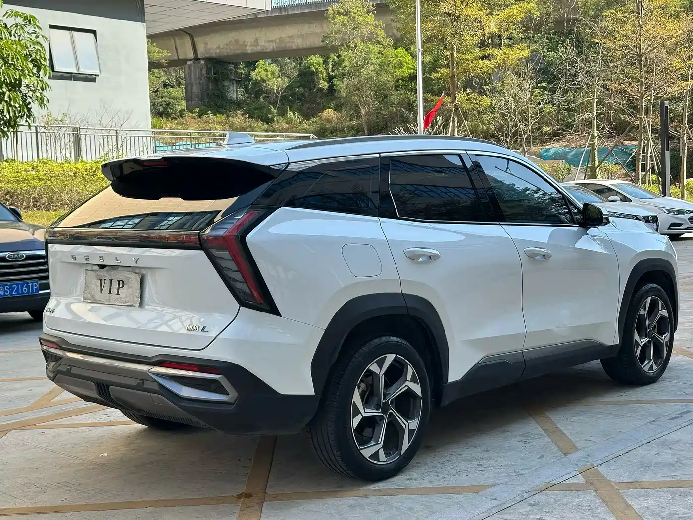 GEELY AUTOMOBILE BOYUE L