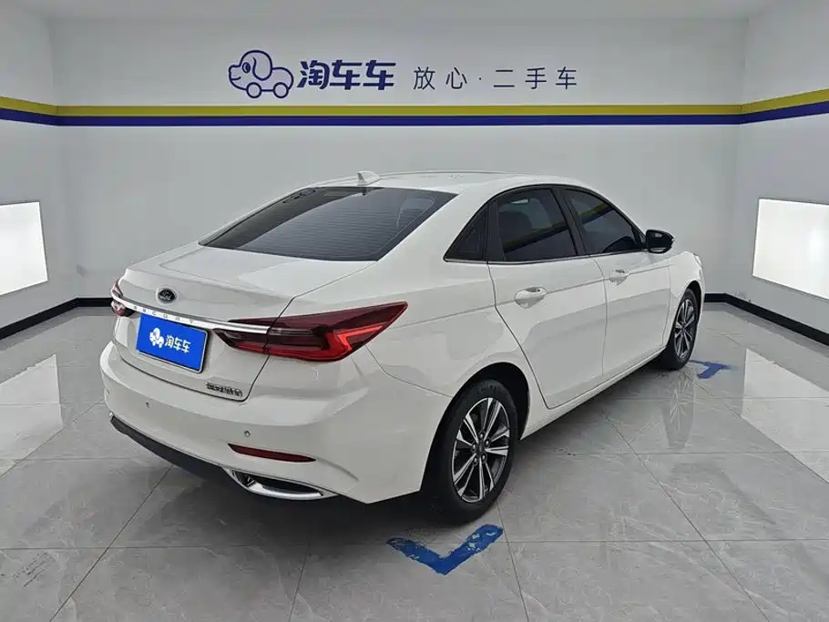 Ford Escort 2022 2021 1.5L Automatic Diamond Edition