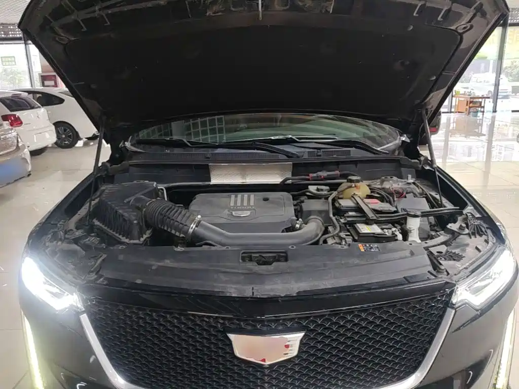 Photo 20 - Cadillac XT6