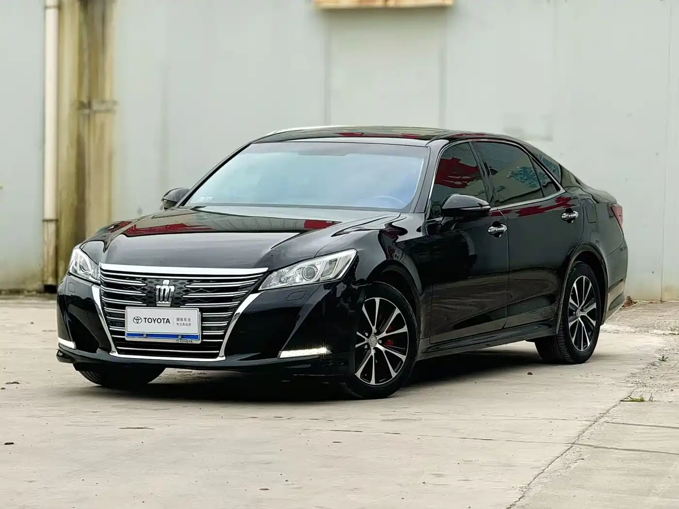 Toyota Crown 2015 2.0T Fashion фото 2