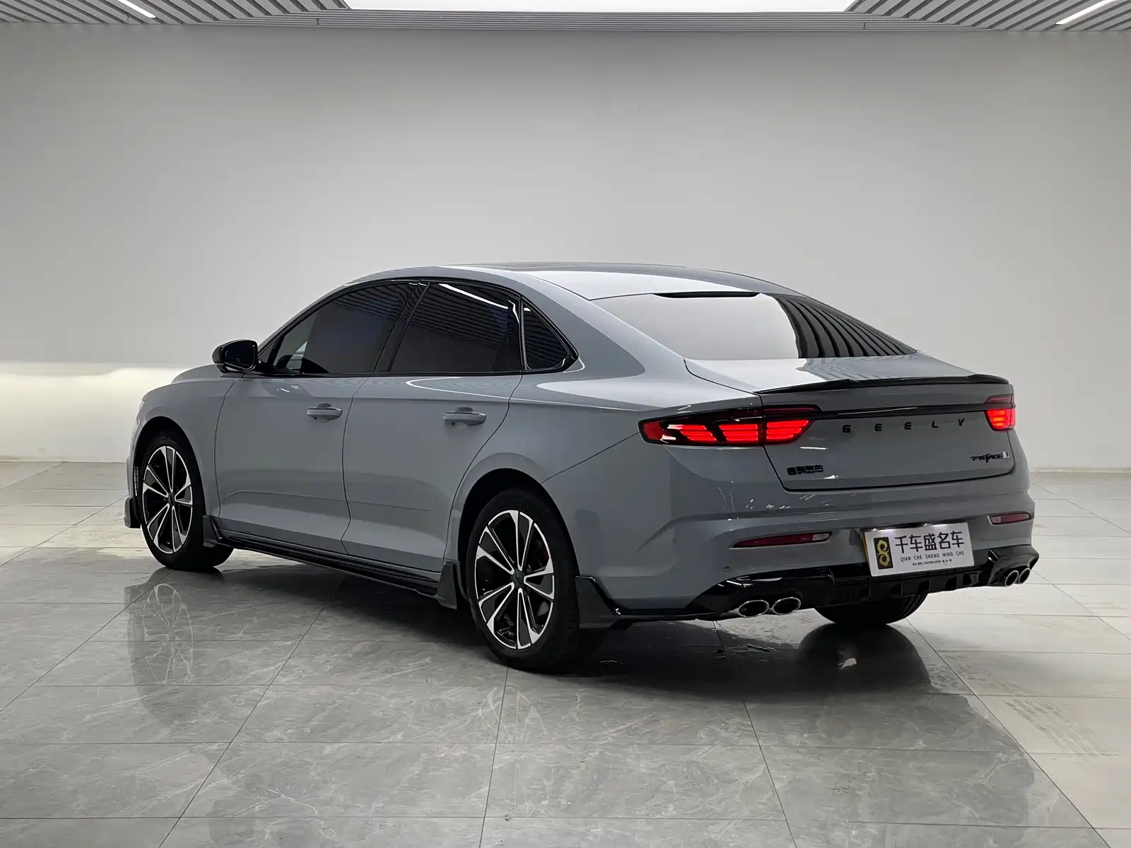 Фото 4 - Geely Preface